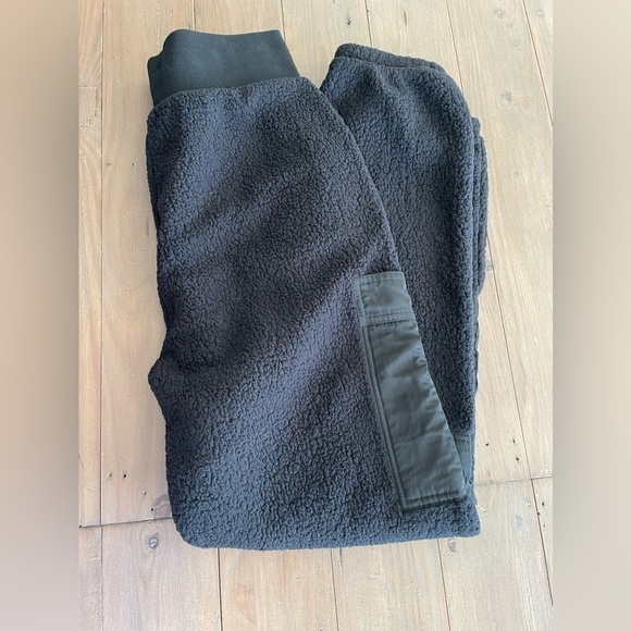 CURRENT SEASON Alo Micro Sherpa High-Waist Solstice Sweatpant NWT - Picture 8 of 10